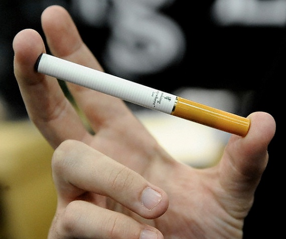 РЖД будет продавать электронные сигареты