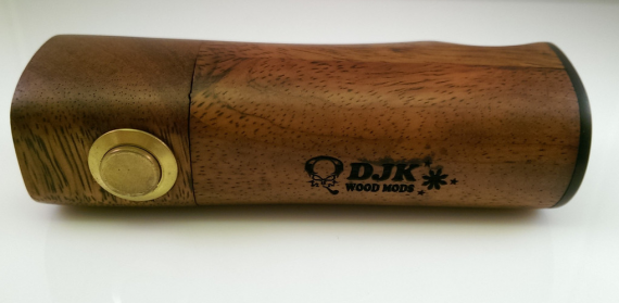 DJK 26650 от Wood Mods  - а мы привыкли к деревянным боксмодам.