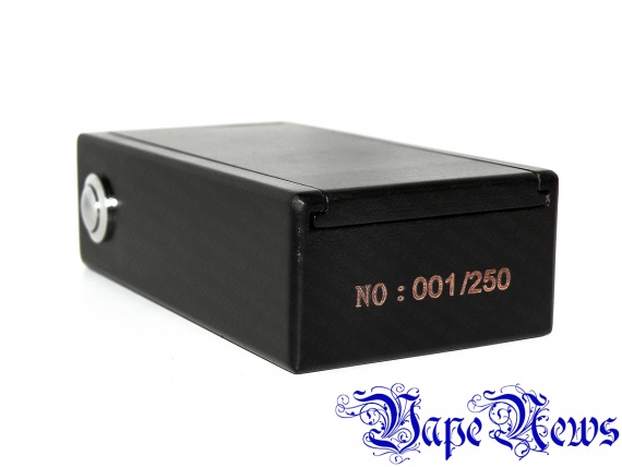 Dark Wood Box Mod V2 - совместный мод благодаря усилиям компаний Origin Vape и Cigreen.