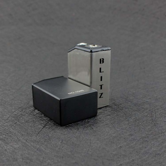 Blitz Style Mechanical Box Mod – небольшая интересная коробочка