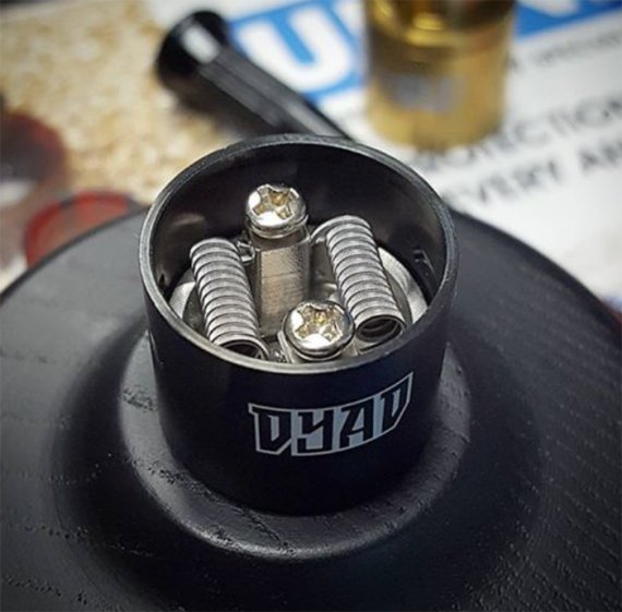 Dyad RDA от компании StarVapes – все очень знакомо, все привычно, все мы с вами видели