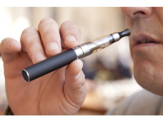 Британские ученые: электронная сигарета спасет жизнь