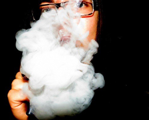 Глагол «vape» (означая «курить электронную сигарету») стал словом 2014 года.