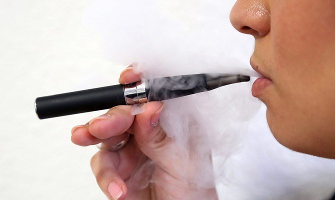 Японцы обнаружили в электронных сигаретах зашкаливающее количество канцерогенов