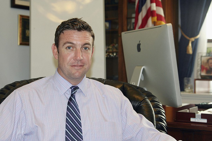 Дункан Хантер, борец за права вэйперов, выдвигает новый законопроект