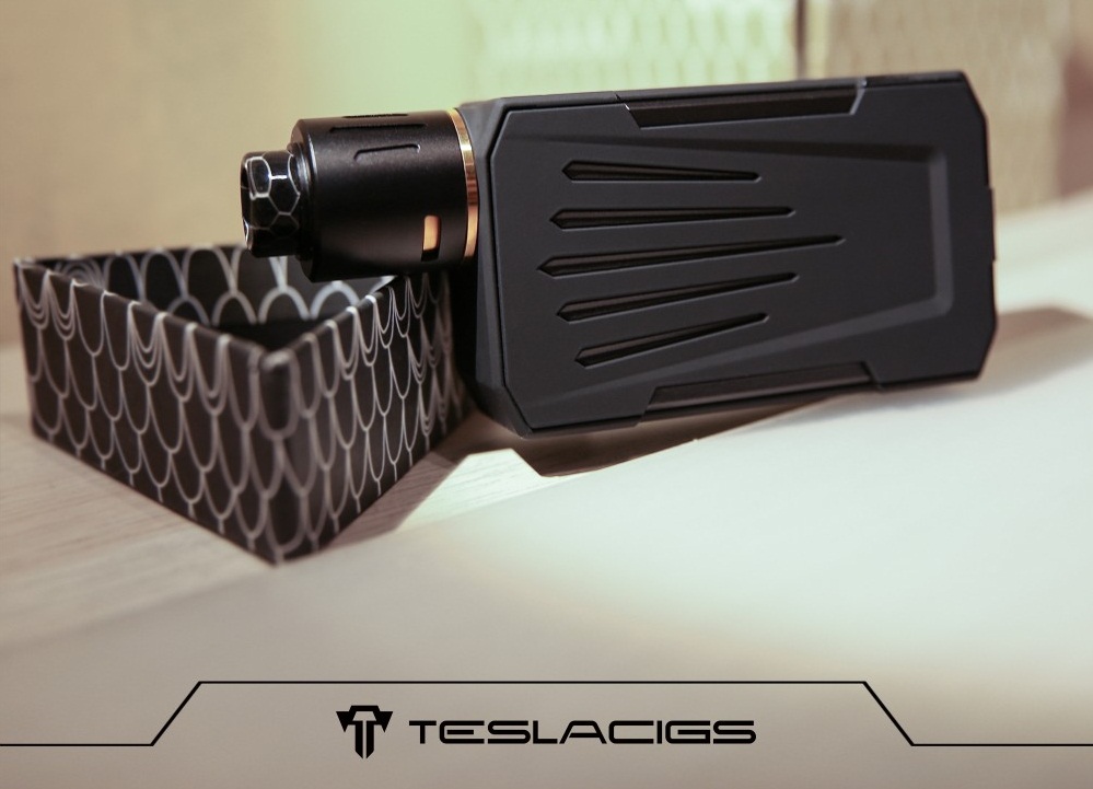 Teslacigs Invader 4X Vape Kit - окончательно растерявший свою брутальность...