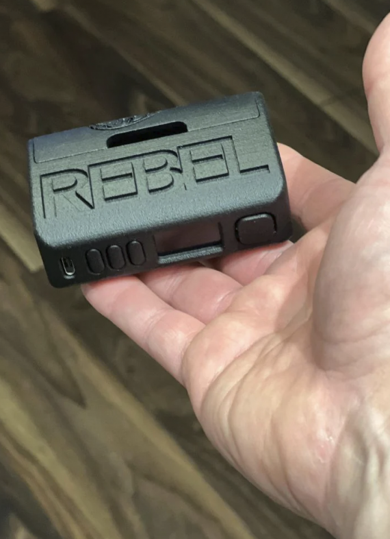 The Rebel Mod DNA 100C squonker - из нового только чипсет...
