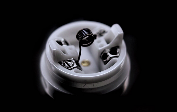 Nuwa 24mm BF RDA - немного переработанный и адаптированный атмоайзер под сквонкеры от YSTAR