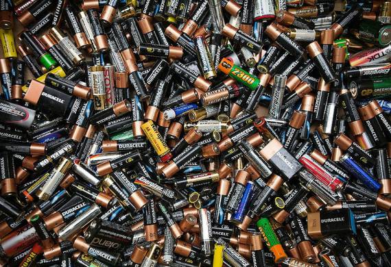 Новый регламент ЕС в отношении батареек должен привести к исчезновению одноразовых ЭС к концу 2026 года